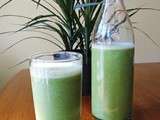 Dairy free green smoothie with a hint of ginger/Smoothie vert au gingembre, sans produits laitiers