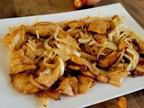 Poulet aux oignons à l'asiatique