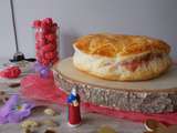 Galette des rois aux pralines roses et cardamome