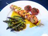 Brochettes de saumon sauce safran sur plancha