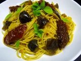 Spaghettis aux aubergines et tomates séchées