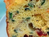 Cake aux courgettes, tomates séchées, basilic & mozzarella