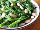 Rapini et haricots blancs à l'ail et au piment (rapini e fagioli)