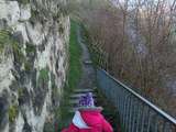 Promenade le long des remparts de Coucy-le-Château