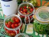 Tomates cerises en bocal