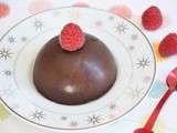 Dômes de mousse au chocolat et framboises