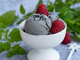 Glace au sésame noir