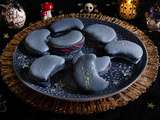 Macarons au cassis en forme de lune