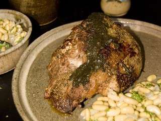 Gigot d'agneau et sauce à la menthe