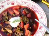 Borscht ukrainien aux pommes et aux haricots noirs