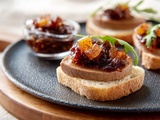 Toast foie gras minute au confit d’oignon