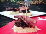 Toasts au confit d’oignon et magret de canard