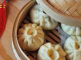 Baozi au porc et chou chinois (brioche farcie, cuite à la vapeur)