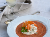 Gaspacho à la coriandre, mousse parfumée au thé fumé