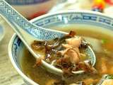 Soupe de poulet aux champignons noirs, de Ken Hom