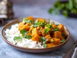 Curry de butternut parfumé au curcuma, cumin et coriandre : un plat sain et épicé