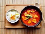 Kimchi jjigae de Crash Landing on You : une recette à déguster devant votre k-Drama préféré