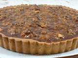 Tarte aux noix et caramel, glaçage à l’abricot