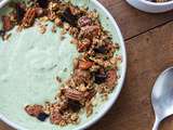 Smoothie bowl et son Granola au miel et noix