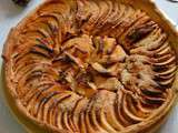 Tarte aux pommes, miel et noisettes