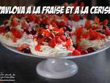 Pavlova à la fraise et à la cerise