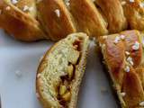 Brioche tressée pommes et caramel au beurre salé