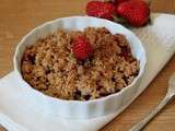 Crumble fraise-rhubarbe (noisettes, son et farine complète)