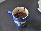 Mug Cake au chocolat au micro ondes ou réconfort de jour d’orage