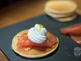 Saumon fumé sur blinis et sa chantilly au citron