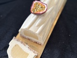 Buche glacee vanille passion croustillant coco chocolat blanc