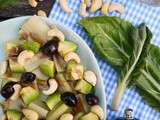 Celle qui faisait…une salade de blettes à l’avocat, aux noix de cajou et aux olives noires {végétalien}