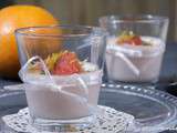 Panna cotta aux pomélos et mascarpone, segments de pomélos rôtis aux épices, zestes confits