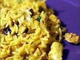 Riz pilaf chou-fleur, petits pois et épices indiennes