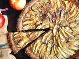 Tarte vg aux pommes sur fond cacahuète