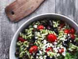 Salade de pâtes crémeuses au pesto & tomates cerises