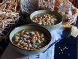 Soupe de pois chiches, haricots blancs et épeautre