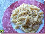 Sauce aux quatre fromages sur des Fusilli