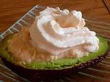 Avocat farci à la mousse chantilly de saumon