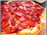 Tarte aux fraises et à la rhubarbe