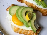 Croissant avocado