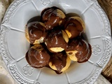 Profiteroles à la crème pâtissière au chocolat