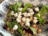 Salade de quinoa, pois chiches, betterave et feta