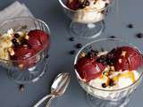 Glace banane et fruits rouges