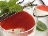 Panna cotta vanille et son coulis de fraise