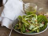 Salade aux rubans d’asperges, fromage frais aux herbes, sauce citron-miel