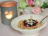 Spaghettis de crêpes à la bolognaise de fraise et brownie