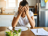 Erreur fréquente au début d’un régime qui compromet la perte de poids, selon un nutritionniste